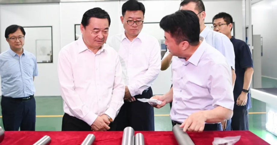 遼寧省委書記、省人大常委會(huì)主任郝鵬調(diào)研金屬所